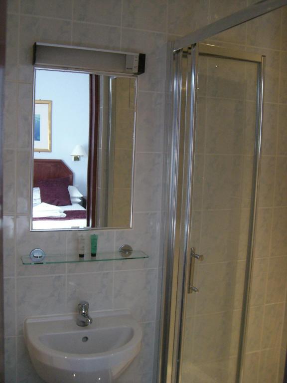 Kings Paget Hotel West Drayton  Bilik gambar