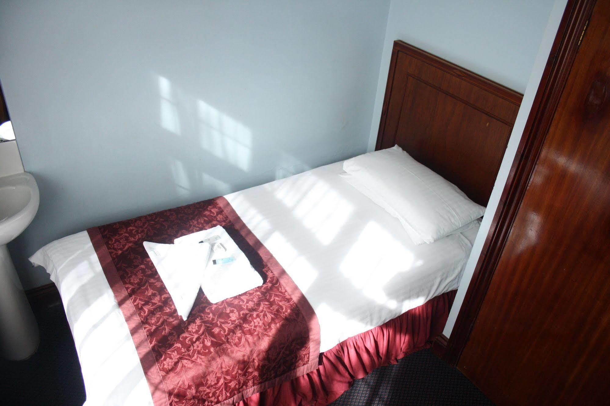 Kings Paget Hotel West Drayton  Luaran gambar